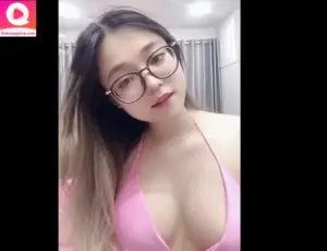 Rubbi Qqlive Show Hàng Body Múp Với Bikini Hồng Hình 6